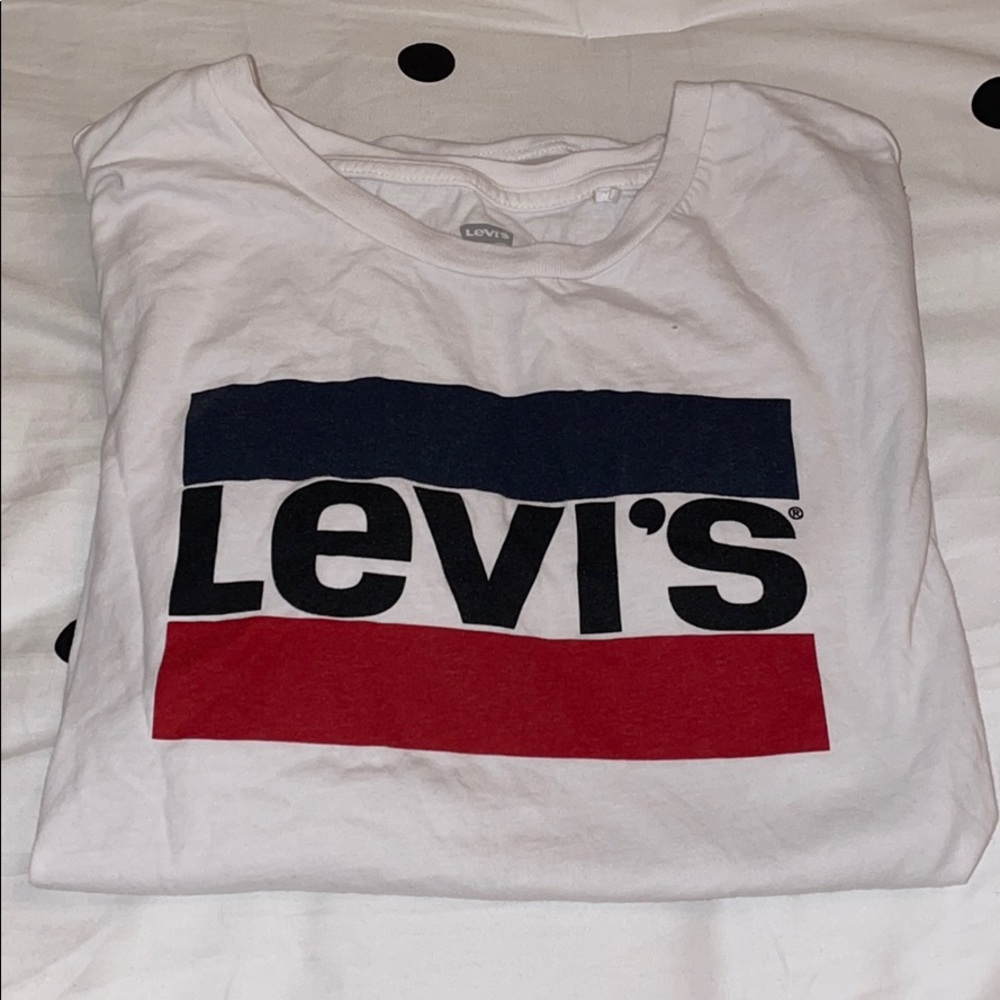 Levi’s Graphic Tee